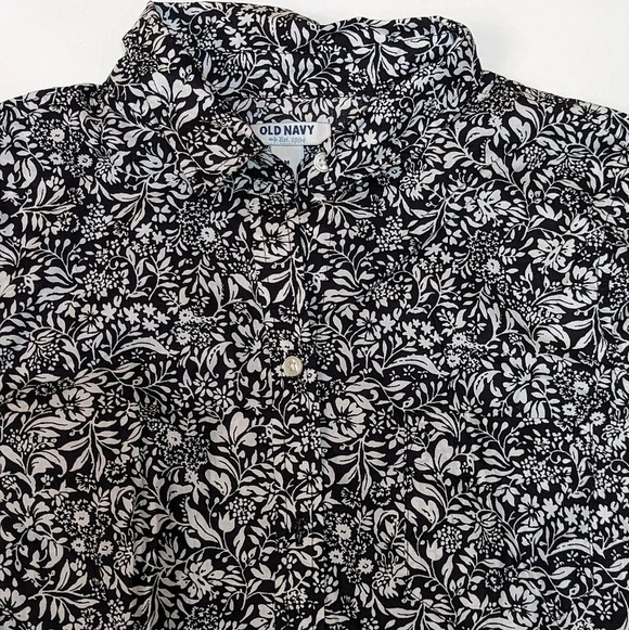 NWT Old Navy Black & White Cotton Floral Button Up Woman's Medium - Picture 4 of 10